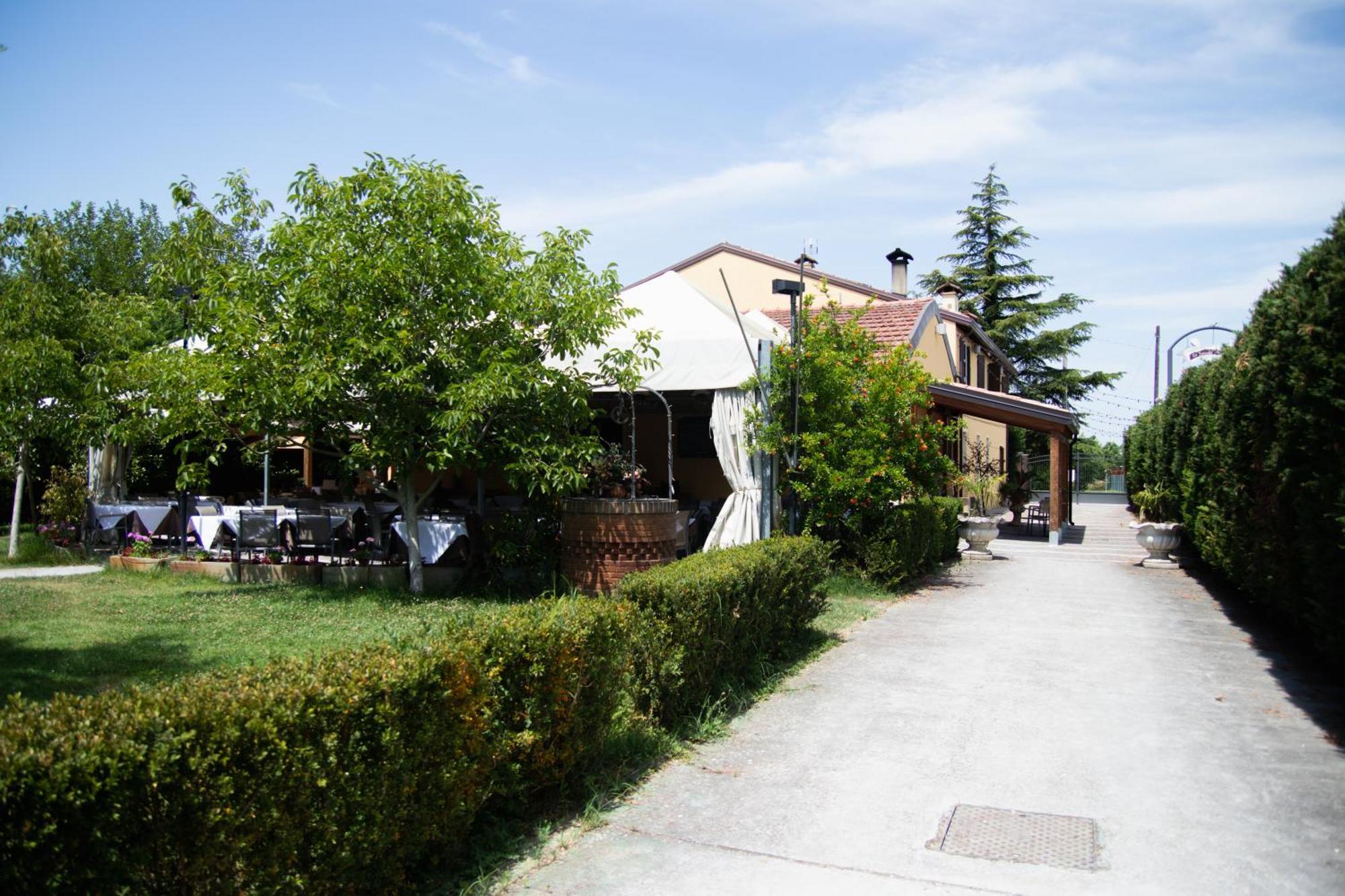 Spiedo Imperiale - Locanda E Ristorante Котиньола Экстерьер фото